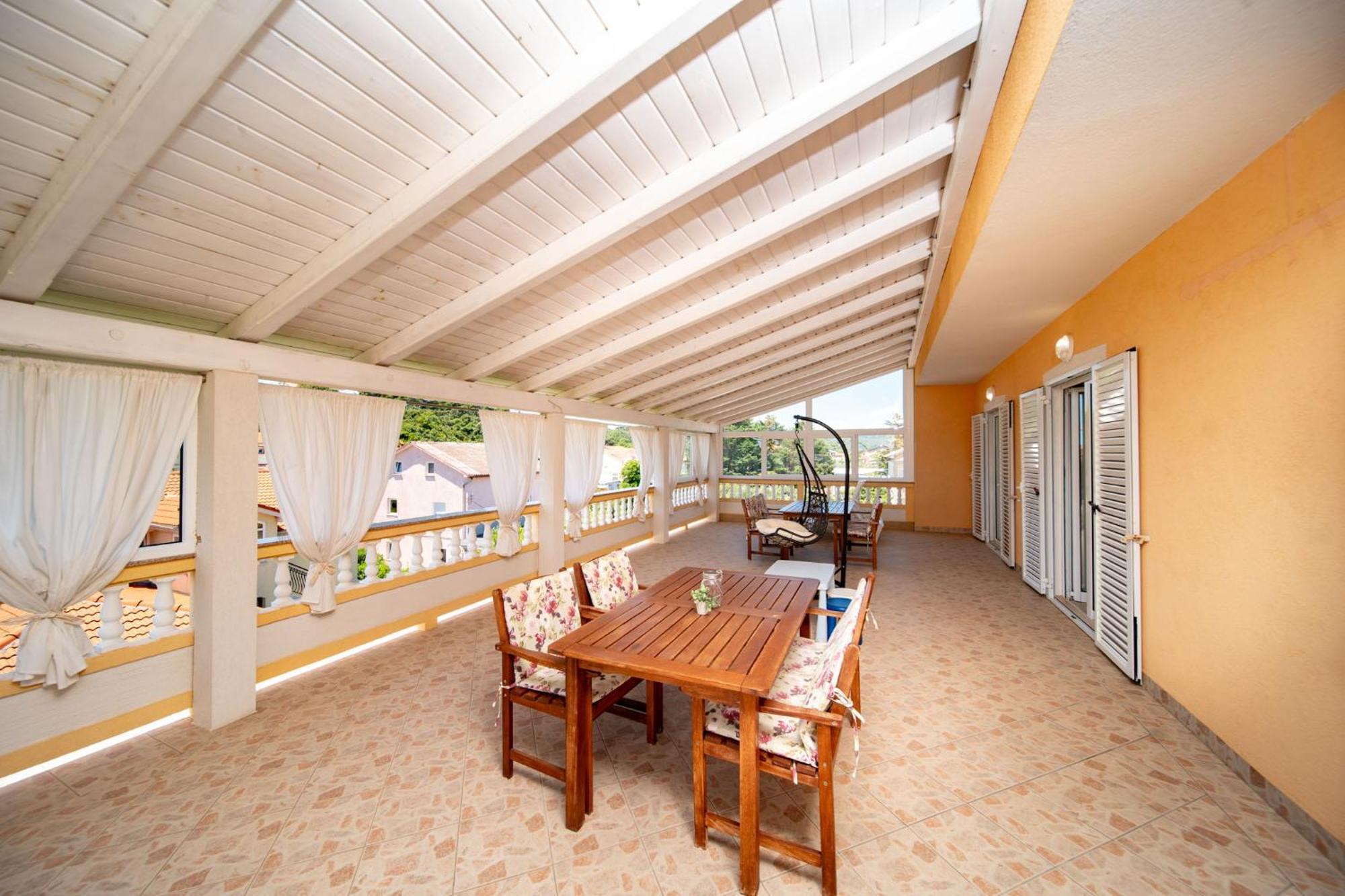 Foric Apartments With Outdoor Heated Pool Rab Town Luaran gambar