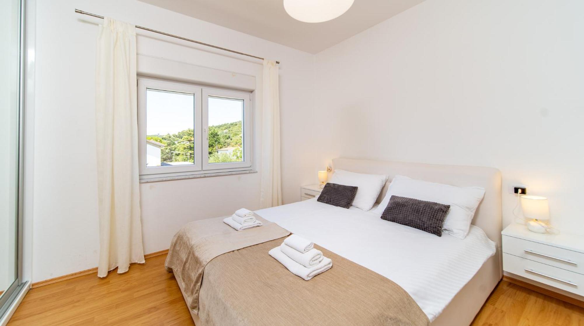 Foric Apartments With Outdoor Heated Pool Rab Town Luaran gambar