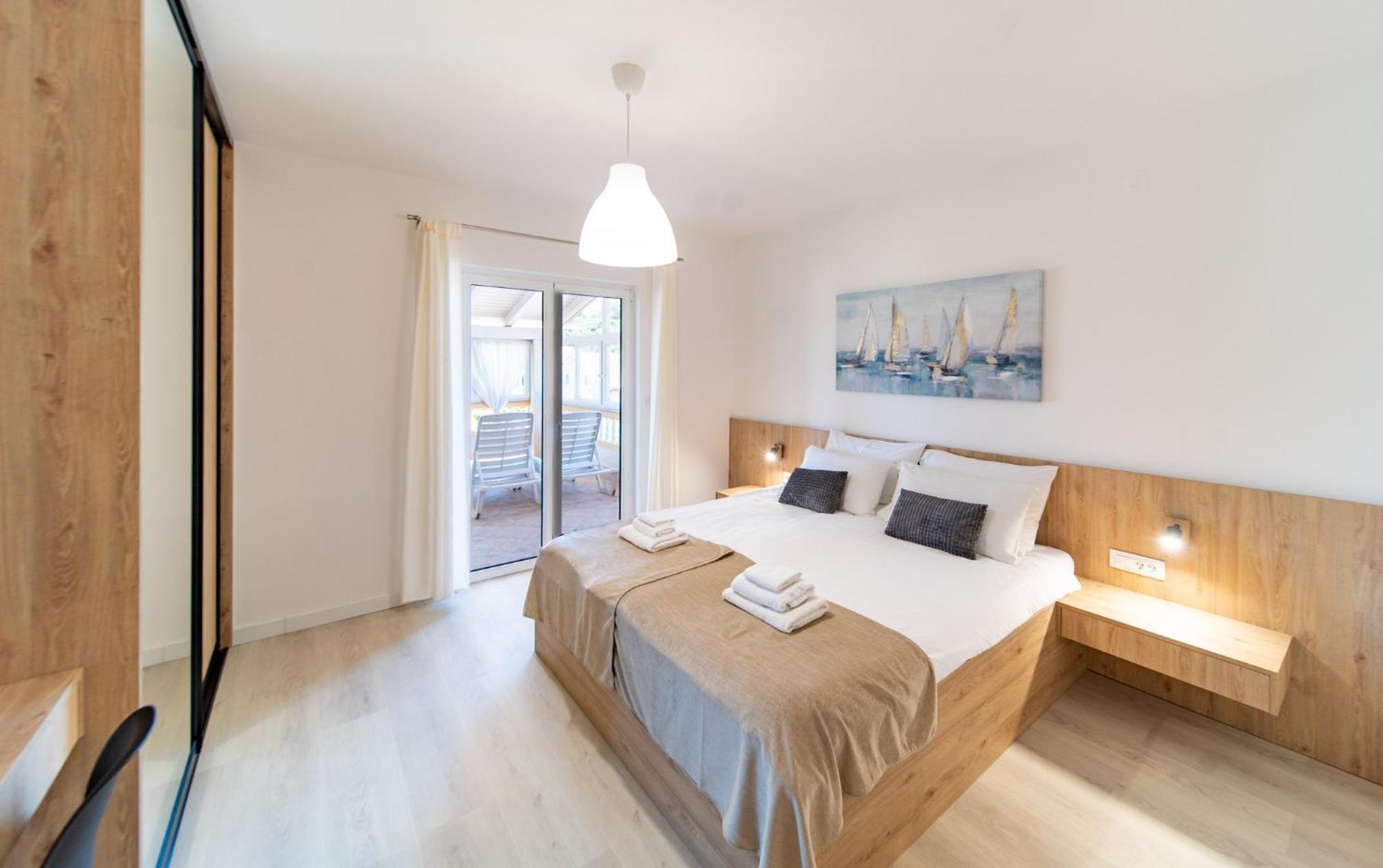 Foric Apartments With Outdoor Heated Pool Rab Town Luaran gambar