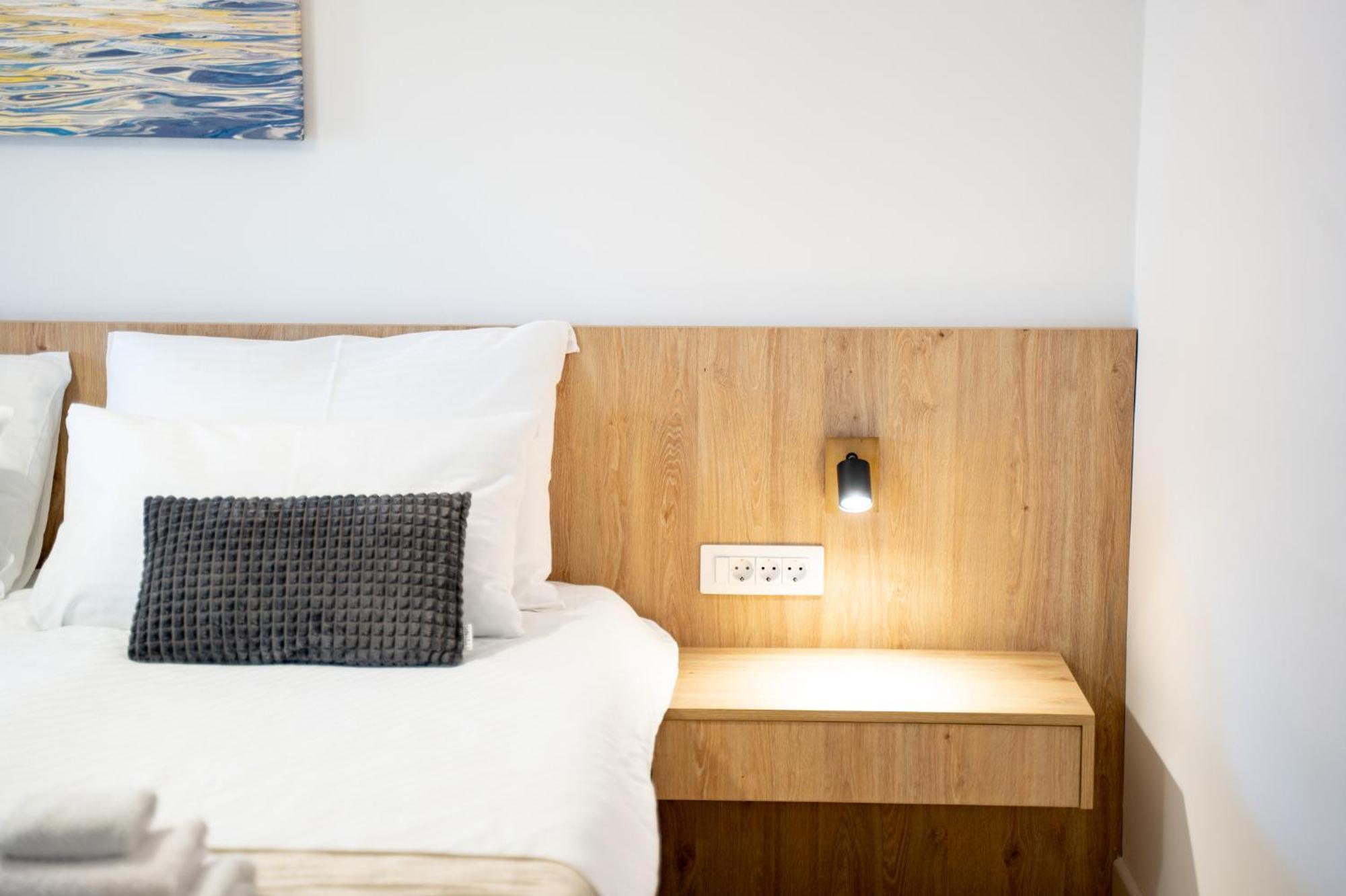 Foric Apartments With Outdoor Heated Pool Rab Town Luaran gambar