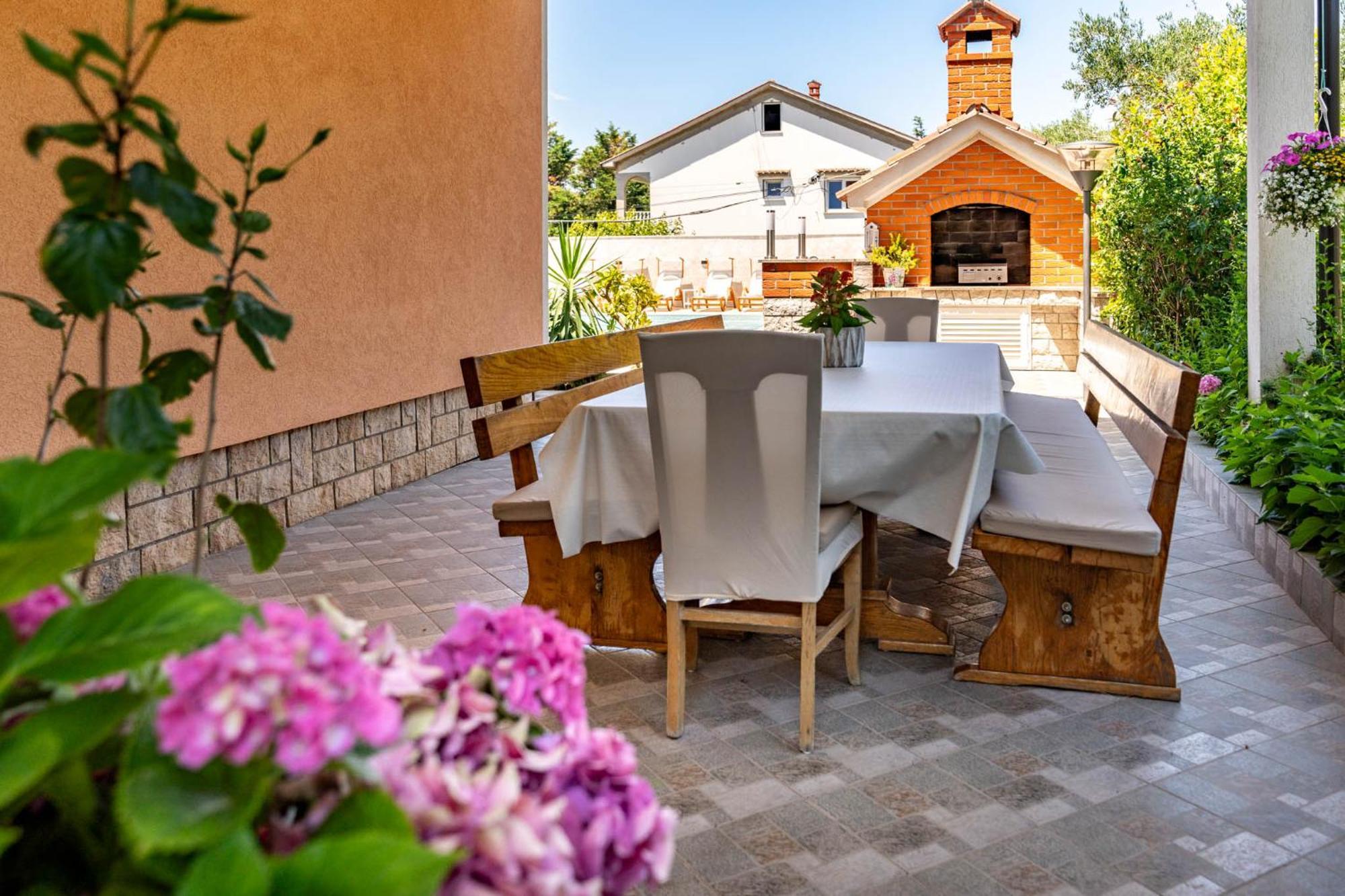 Foric Apartments With Outdoor Heated Pool Rab Town Luaran gambar