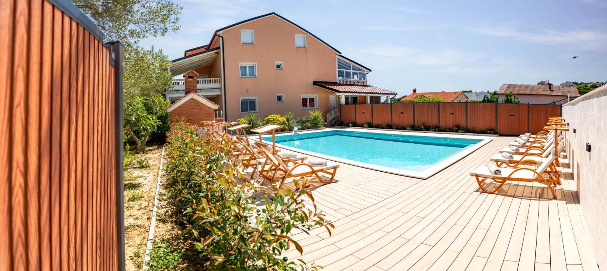 Foric Apartments With Outdoor Heated Pool Rab Town Luaran gambar