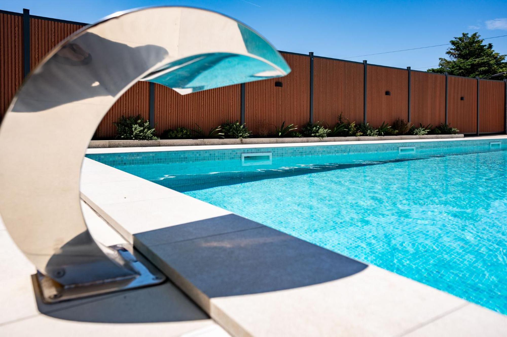 Foric Apartments With Outdoor Heated Pool Rab Town Luaran gambar